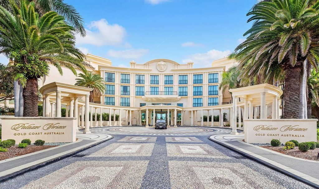 Kollosche Sets a New Palazzo Versace Record