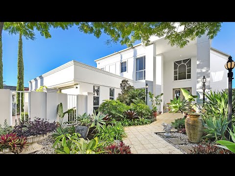 For Lease – 118 Commodore Drive, Paradise Waters